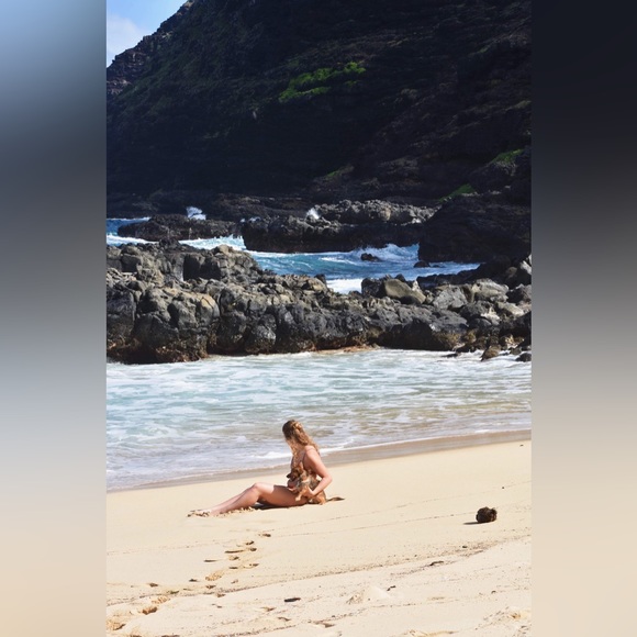 Welcome to My Poshmark🖤🥳 - Picture 1 of 8